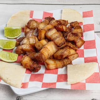 Chicharron Con Arepa